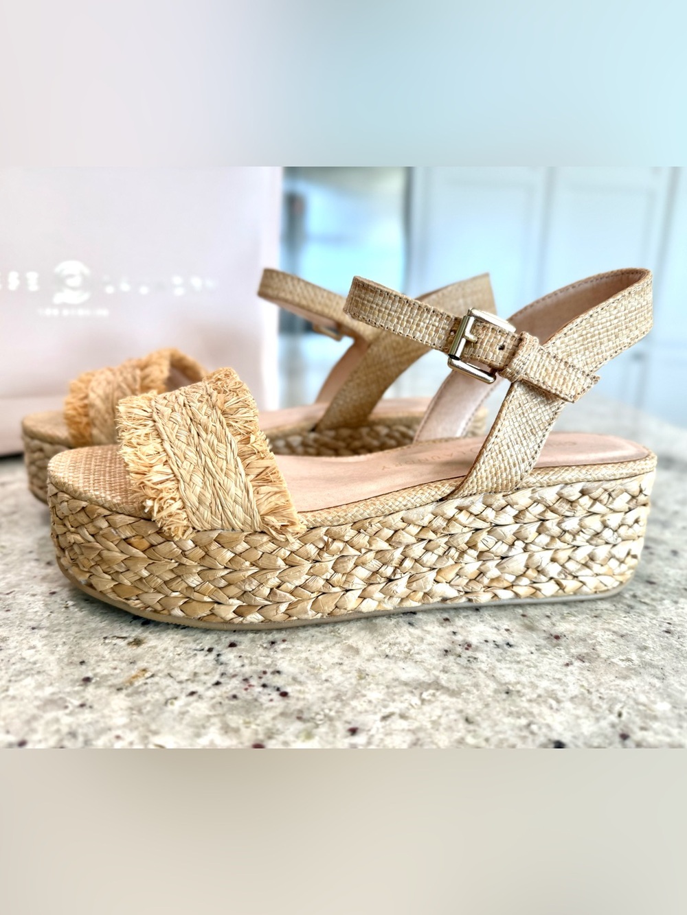 "Ziba" Natural Straw Flatform Sandals by Chinese Laundry. (NIB)